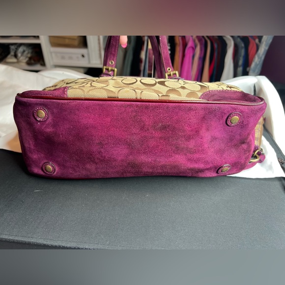 Authentic Coach handbag and mini wallet inside - Picture 11 of 14